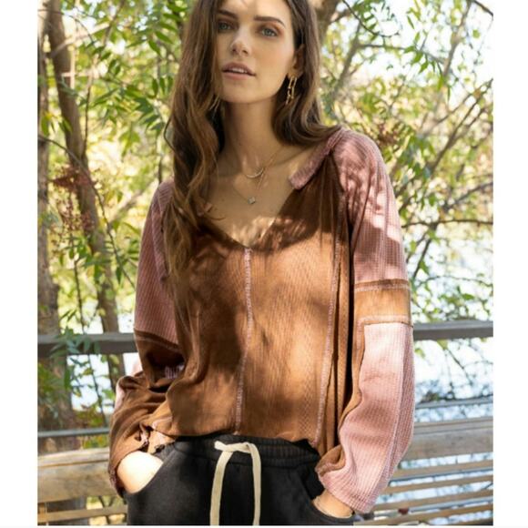 POL spliced thermal split neck top pink brown medium - Picture 2 of 5